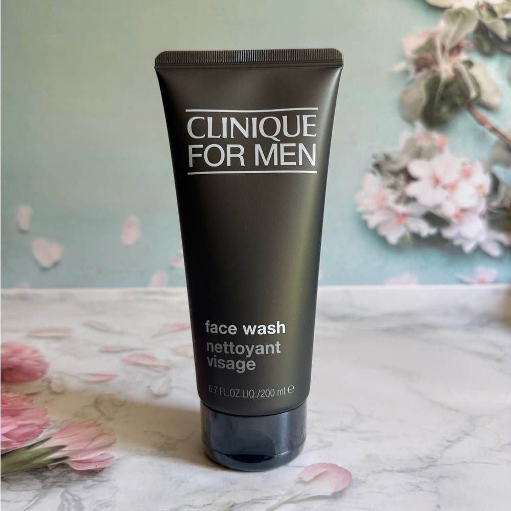 Clinique For Men Face Wash - Dark Gray
